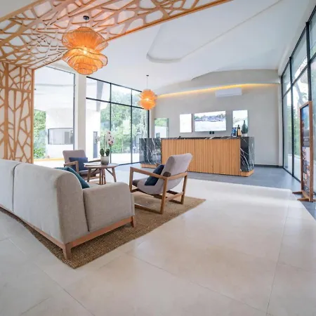 Apartment Luxury 3bd With Balcony And Rooftop Pool *