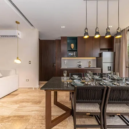 Elegant 2br W Rooftop Pool Close To Tulum