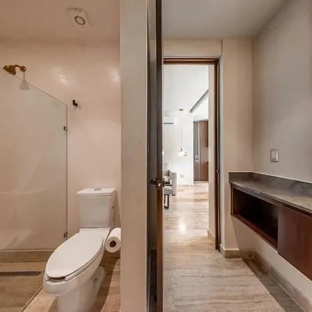 Holiday home Elegant 2br W Rooftop Pool Close To *