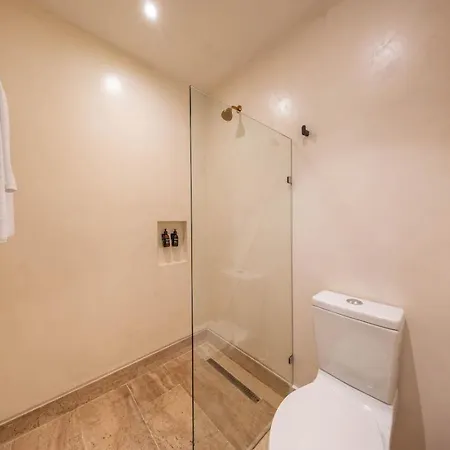 Elegant 2br W Rooftop Pool Close To Tulum