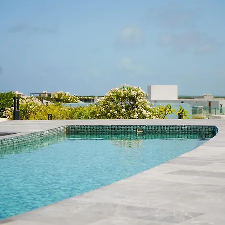 Mistiq Gardens *