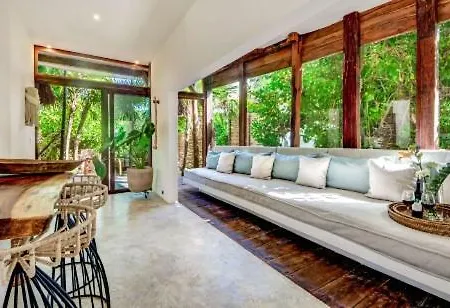 Villa Aldea Beachfront *