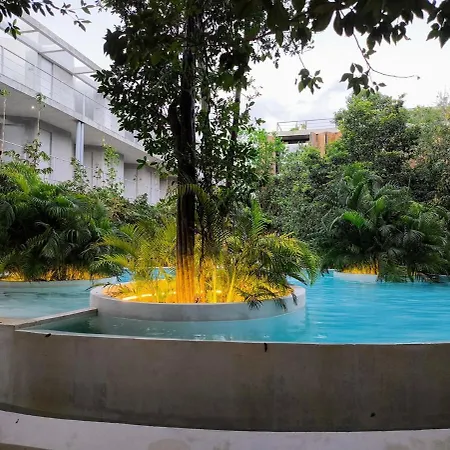 New Bamboo Serena Pool & Jacuzzi *