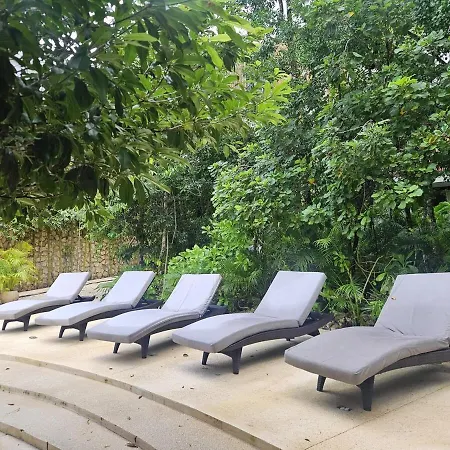New Bamboo Serena Pool & Jacuzzi
