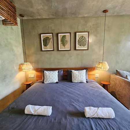 New Bamboo Serena Pool & Jacuzzi Apartment *
