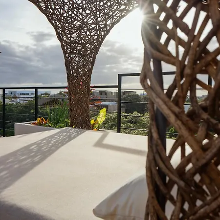 Apartment Downtown Penthouse With Private Pool, Rooftop Pool And Gym, Short Distance From Beaches, Restaurants & Nightlife