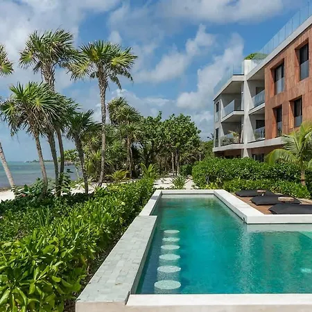 3br Beachfront With Private Rooftop At Tankah Bay
