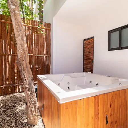 With Private Rooftop In Tulum, 2 Br Apartamento
