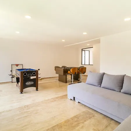 Apartamento With Private Rooftop In Tulum, 2 Br