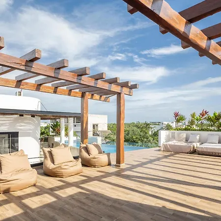 Chic Santal & Avenida 7 Apartment *