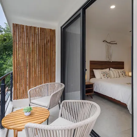 Chic Santal & Avenida 7 Apartment