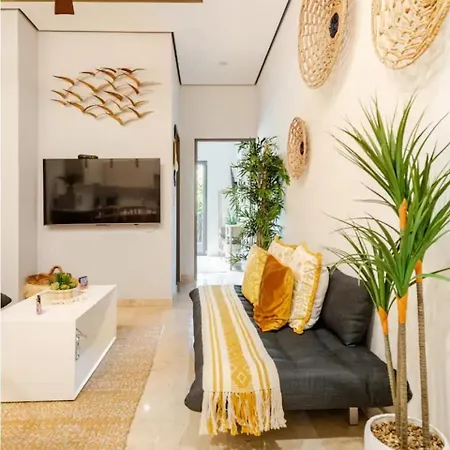 Zone - Soaking Tub & Free Club Apartment