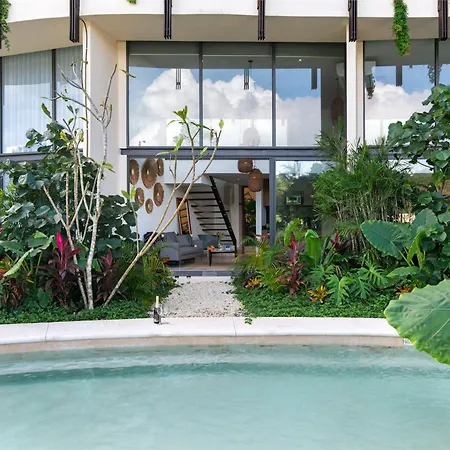 Stylish Loft With Pool Access Holiday home *
