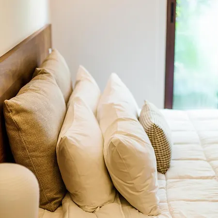 204 Hidden Gem In The Heart Of W/ Huge Private Terrace And Pool For 6 Pax Apartment