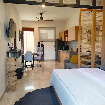 Tropical Escape In A Cozy Paam Cheel