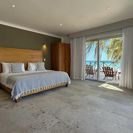 El Paraiso Hotel