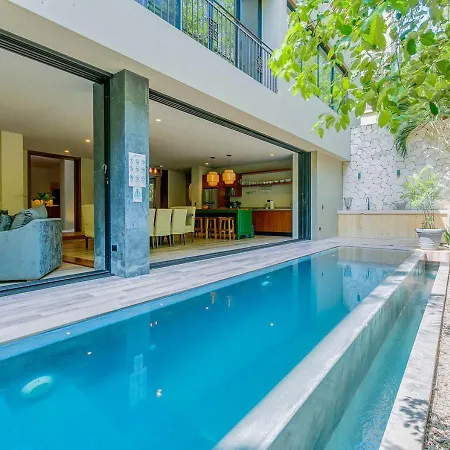 Luxurious Oasis Jacuzzi With Art Gallery And Pool Apartment *
