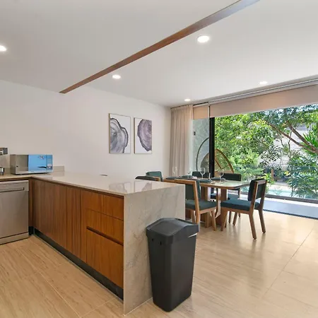Holiday home Tropical 2 Bedroom | Private Balcony & Rooftop | Casago *