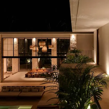 Hacienda Babylon - 9 10 Pools Gym & Sauna *