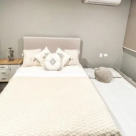 Exclusivo! 2 Dormitorios, 4 Camas, De 1 A 6 Huespedes Con Terraza Directo A La Alberca Y Otra Alberca Azotea Wifi , Gym , Sauna, Elevador Y Mas!!! * Tulum