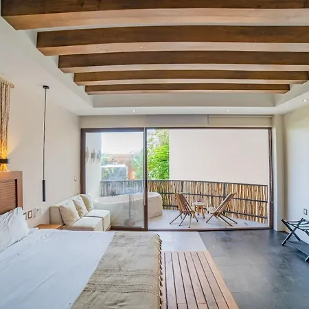 Apartment Secluded Jungle Free Access To Club