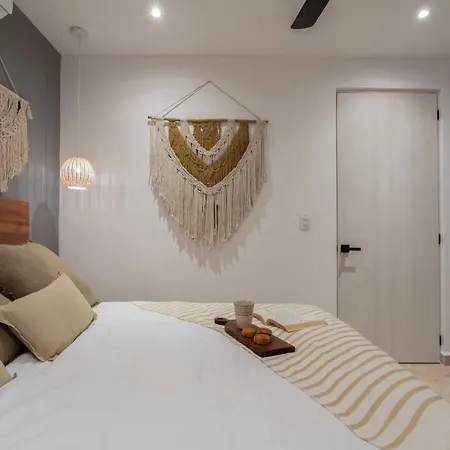 Apartment Beautiful And Comfortable, 1 Bedroom The In Zama