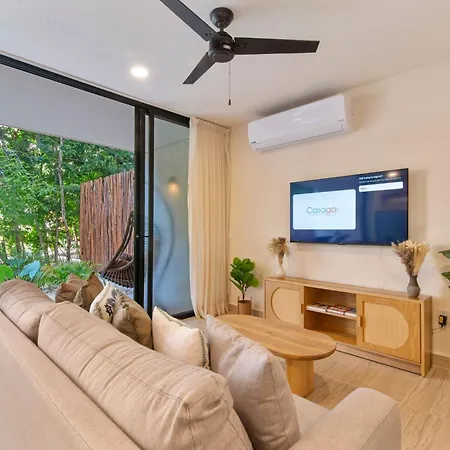 Holiday home Tropical 2 Bedroom | Private Balcony & Rooftop | Casago