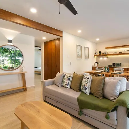 Holiday home Tropical 2 Bedroom | Private Balcony & Rooftop | Casago