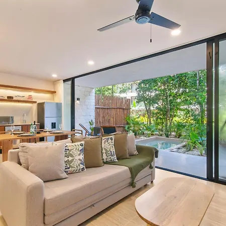 Tropical 2 Bedroom | Private Balcony & Rooftop | Casago Holiday home *