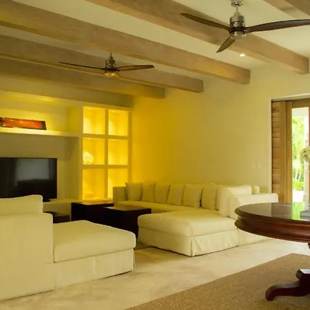 Beachfront In Villa *