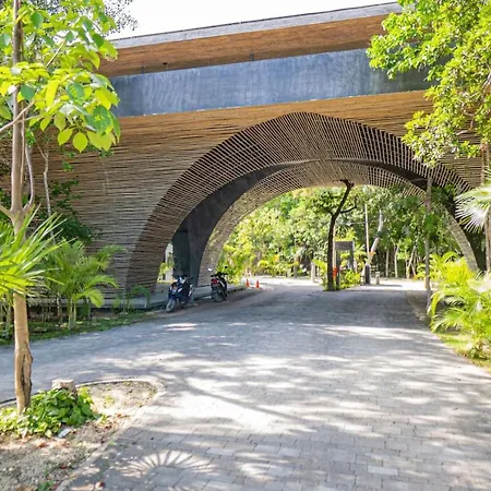 Essentia Luxury Jungle 2br With Private Pool
