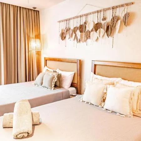 Essentia Luxury Jungle 2br With Private Pool