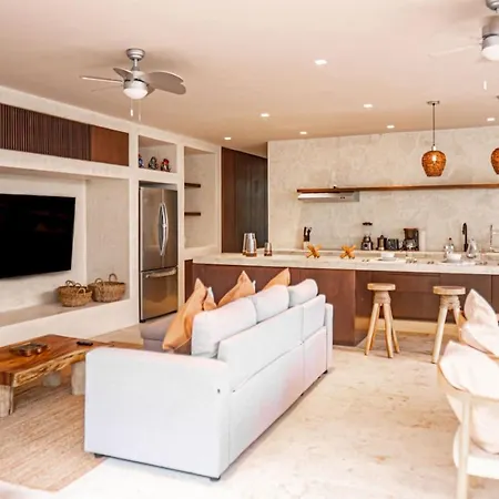 Essentia Luxury Jungle 2br With Private Pool