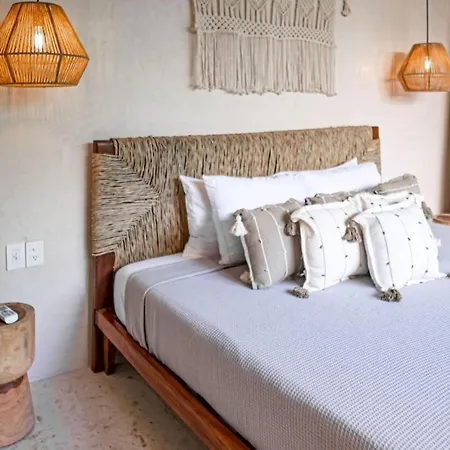 Essentia Luxury Jungle 2br With Private Pool