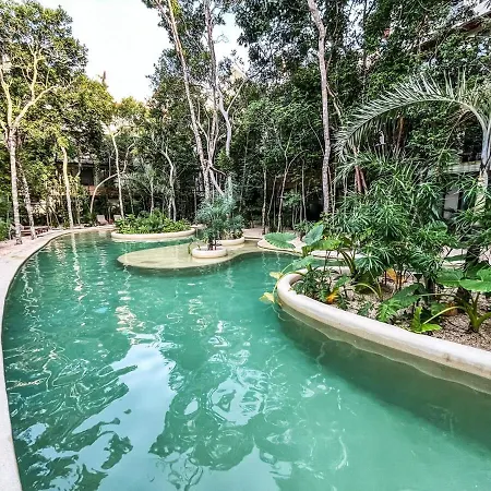 Full Private Pool, 1 Bed, 1 Sofa, 1 Inflatable Apartment *