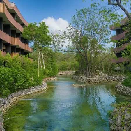 Jungle Guardian - Rooftop Pool & Club In Zona Hotelera Tulum