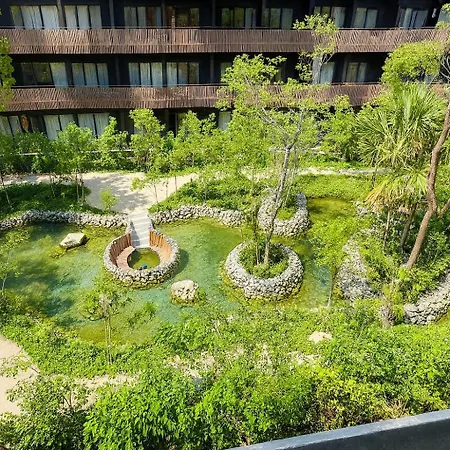 Jungle Guardian - Rooftop Pool & Club In Zona Hotelera Tulum