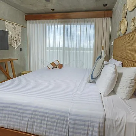 Private Pool And Balcony, Romantic Getaway Apartment Tulum