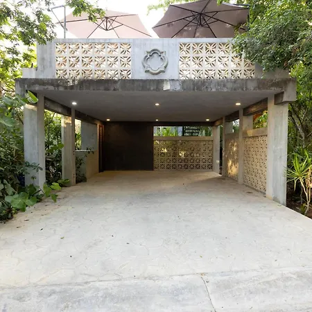 Casa Halo - Mansion, Nightclub, Pool, Sonos, Gated, Staff