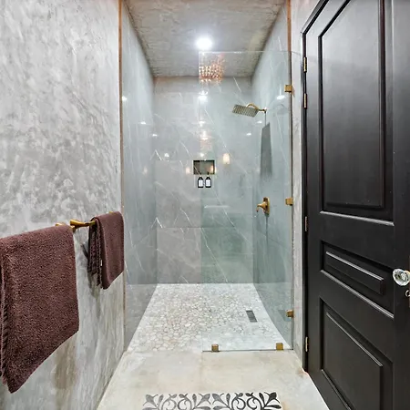 Villa Casa Halo - Mansion, Nightclub, Pool, Sonos, Gated, Staff *