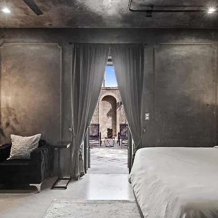 Casa Halo - Mansion, Nightclub, Pool, Sonos, Gated, Staff *
