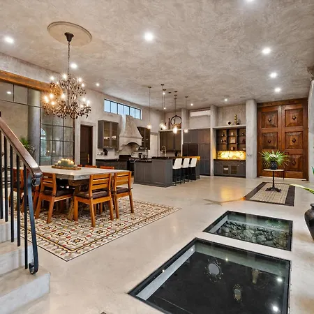 Casa Halo - Mansion, Nightclub, Pool, Sonos, Gated, Staff *
