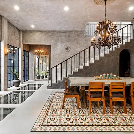 Casa Halo - Mansion, Nightclub, Pool, Sonos, Gated, Staff