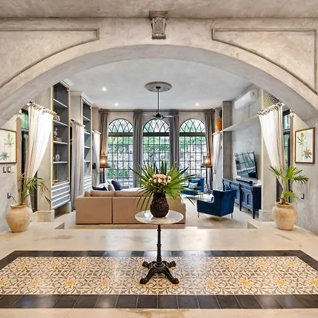 Casa Halo - Mansion, Nightclub, Pool, Sonos, Gated, Staff Villa *