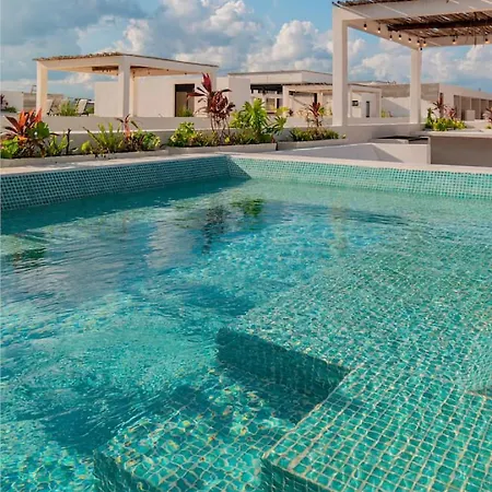 Your Pet-friendly Getaway W Rooftop, Pool Apartment