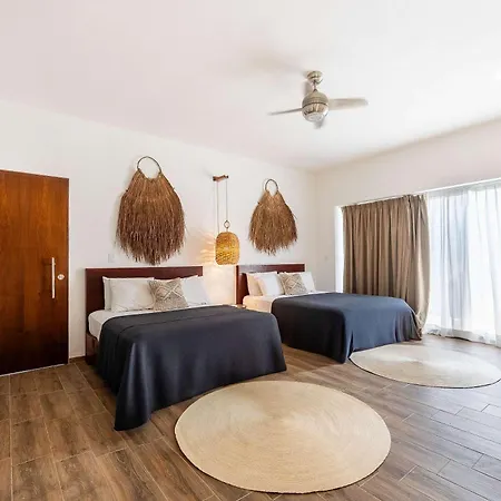 Inn La Veleta - Pool Access