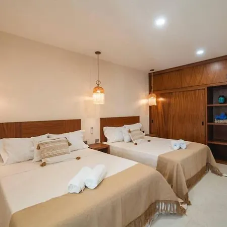 Apartment Getaway - 1br With 2 Queen Beds Pool Office Area & Gym