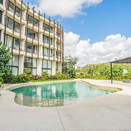 Luxurious 6 Minutes From The Apartment