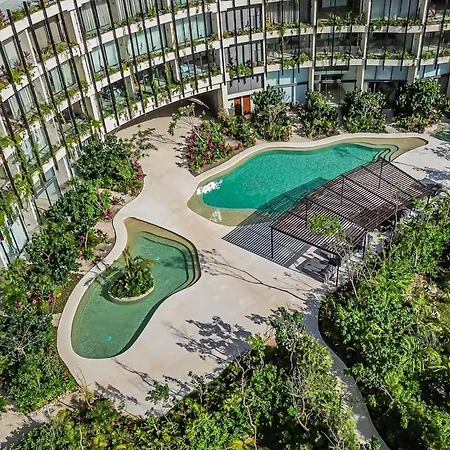 Luxurious 6 Minutes From The