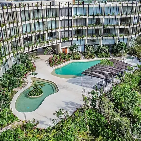 Luxurious 6 Minutes From The Apartment